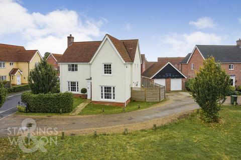 4 bedroom detached house for sale, Broomefield Road, Stoke Holy Cross, Norwich