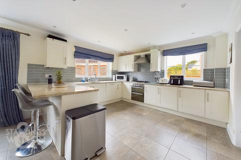 4 bedroom detached house for sale, Broomefield Road, Stoke Holy Cross, Norwich