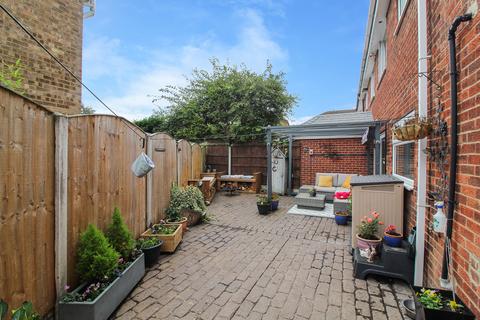 4 bedroom semi-detached house for sale, Retford Walk, Rossington, DN11 0