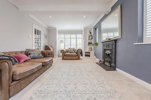 17 Marlpit Avenue, Coulsdon, CR5 2SD