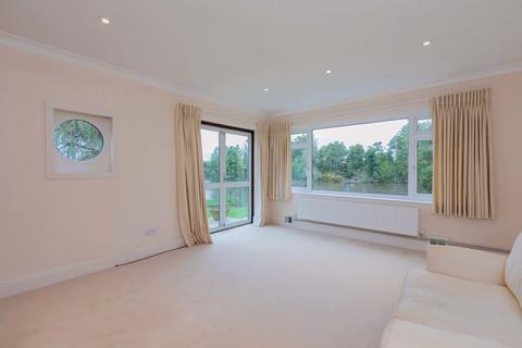 2 bedroom detached house to rent, Old Mill Lane, Bray