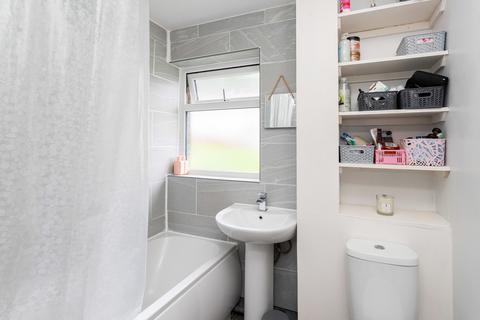 99 Rough Rew, Dorking, RH4 2PB