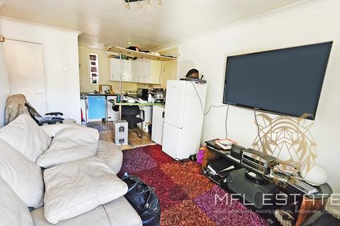 1 bedroom maisonette for sale, Whitehorse Lane, London SE25