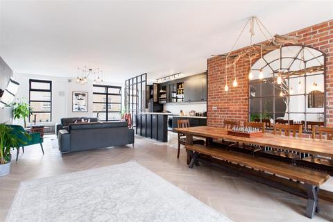 Flat 3, 59 Chilton Street, London, E2 6EA