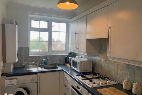 2 bedroom flat for sale, High Street, Hurstpierpoint, Hassocks, West Sussex, BN6