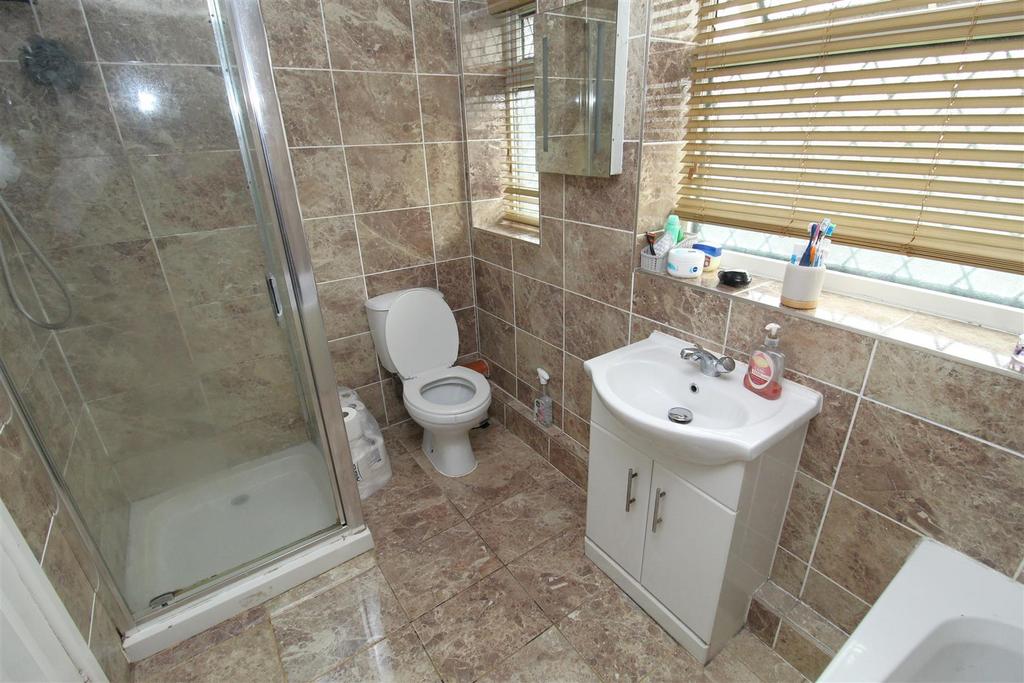 Bathroom1.JPG