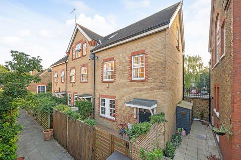 3 bedroom mews for sale, Takhar Mews, London SW11