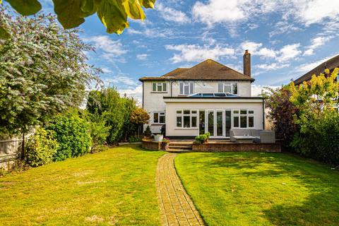 27 Branscombe Gardens, Southend-on-sea, SS1 3PJ