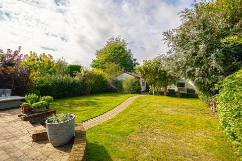 27 Branscombe Gardens, Southend-on-sea, SS1 3PJ