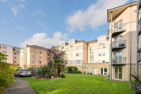 3 bedroom apartment to rent, Crewe Road North, Edinburgh, Midlothian