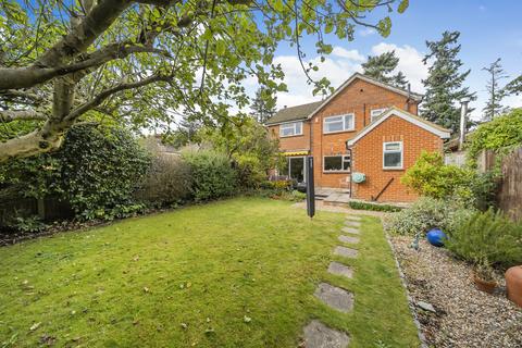 181 Saunders Lane, Woking, GU22 0NT