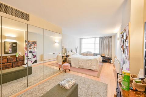 2 bedroom flat to rent, Buckingham Palace Road, Belgravia, London, SW1W