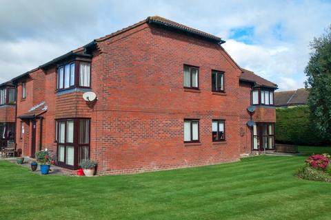 2 bedroom flat for sale, Meadow Court, Felpham