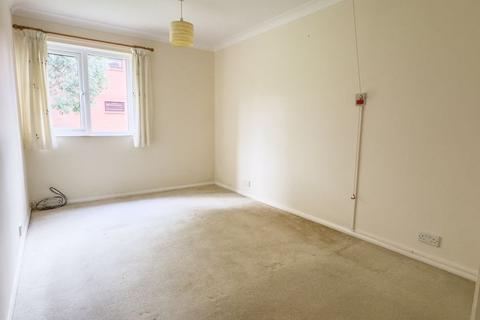 2 bedroom flat for sale, Meadow Court, Felpham