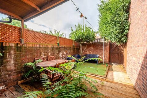 3 bedroom house to rent, Newnes Path, Putney, London, SW15