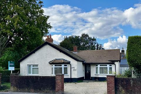 2 bedroom detached bungalow for sale, Charlton Road, Wantage