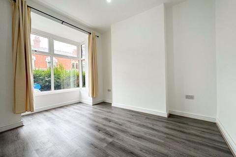 3 bedroom terraced house to rent, Bishopton Road, Bearwood