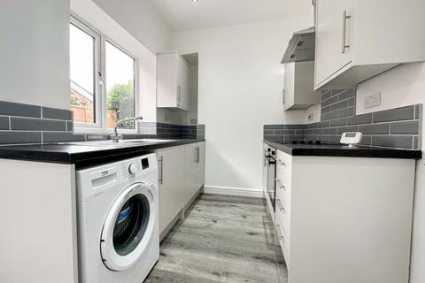 3 bedroom terraced house to rent, Bishopton Road, Bearwood