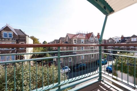 2 bedroom apartment for sale, Grange Road|Clifton