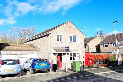 3 bedroom detached house for sale, St Peters Close, Hereford HR4