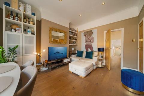 2 bedroom apartment for sale, Dynham Road, West Hampstead London NW6