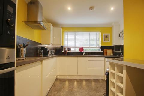 1 bedroom flat to rent, Highlands Road, Brighton BN41