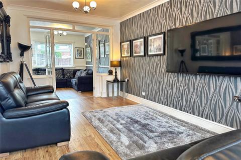 16 Cromarty Avenue, Chadderton, Oldham, OL9 8AW