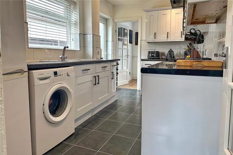 16 Cromarty Avenue, Chadderton, Oldham, OL9 8AW
