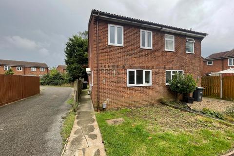 3 bedroom semi-detached house to rent, Branton Close - Wigmore - 3 bedroom house - LU2 9TY