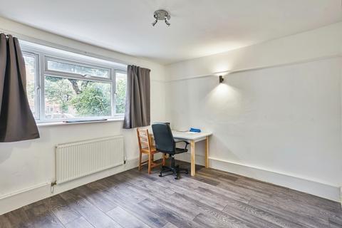 2 bedroom flat to rent, Hartington Road