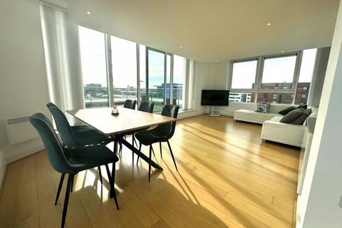 3 bedroom penthouse to rent, Drift Court, Basin Approach, London