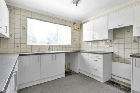 Property to rent, Desmond Avenue, CB1