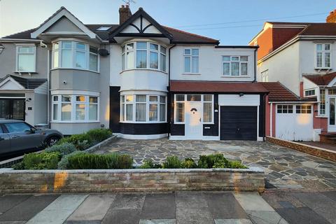 5 bedroom semi-detached house for sale, Fairmead Gardens, Redbridge IG4