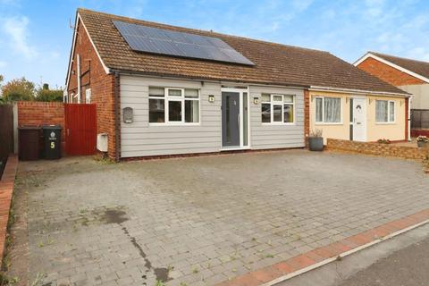 4 bedroom semi-detached house for sale, Thornberry Avenue, Weeley, CO16