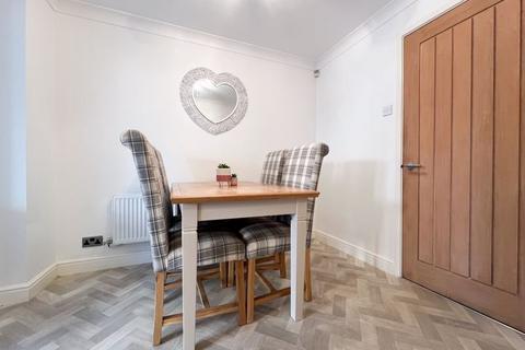 16 Oak Mount Road, Werrington, Stoke-on-trent, ST9 0BZ
