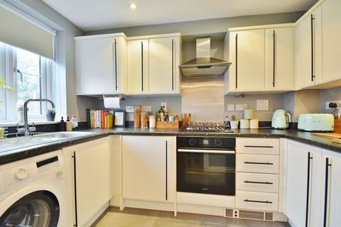 76 Corbetts Way, Thame, OX9 2FN
