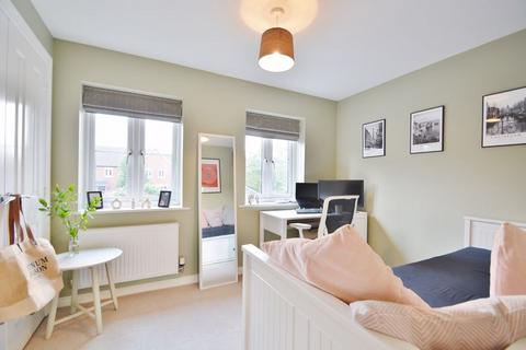 76 Corbetts Way, Thame, OX9 2FN
