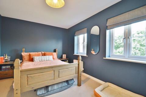 76 Corbetts Way, Thame, OX9 2FN