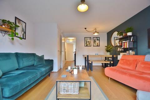 76 Corbetts Way, Thame, OX9 2FN