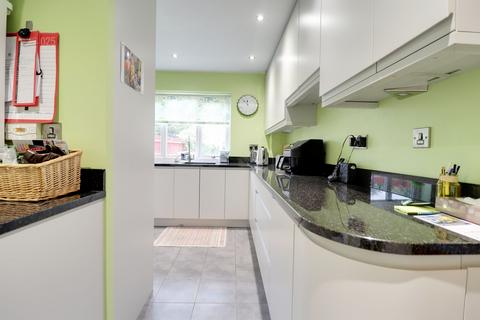 4 bedroom detached house for sale, Gainsborough Way, Telford TF5