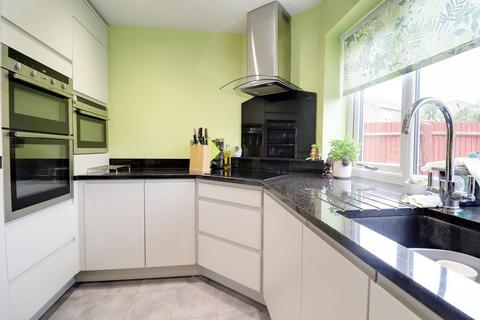 4 bedroom detached house for sale, Gainsborough Way, Telford TF5