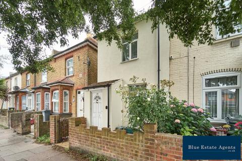 3 bedroom end of terrace house for sale, Church Road, Hounslow, TW5