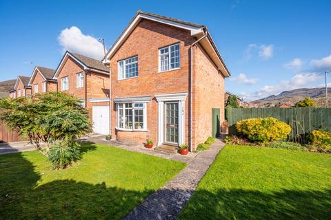 3 bedroom detached house for sale, Croesonen Parc, Abergavenny NP7