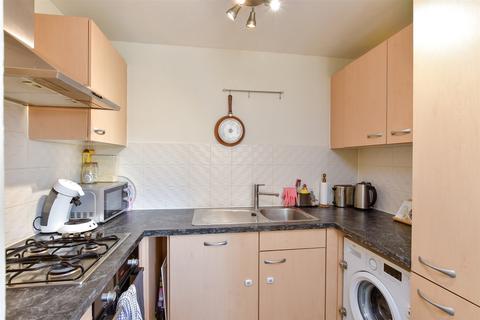 2 bedroom ground floor flat for sale, Park View Road, Leatherhead, Surrey