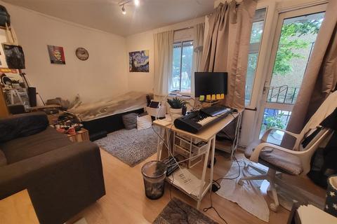 2 bedroom flat for sale, Mornington Street, Camden, NW1