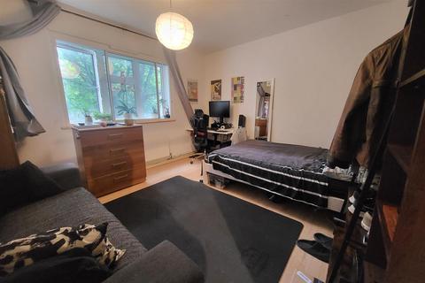 2 bedroom flat for sale, Mornington Street, Camden, NW1