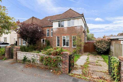 74 Surrenden Road, Folkestone, CT19 4AG