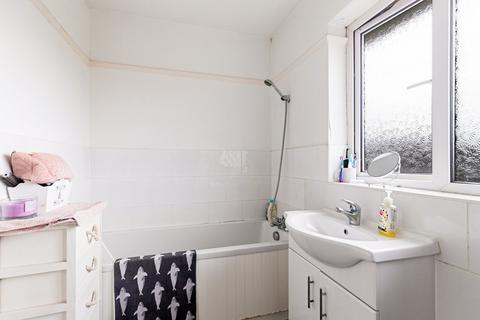 74 Surrenden Road, Folkestone, CT19 4AG