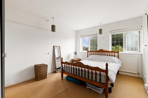74 Surrenden Road, Folkestone, CT19 4AG