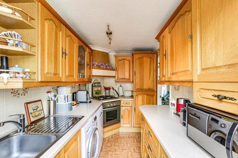 31 Albatross Gardens, Selsdon, South Croydon, CR2 8QW